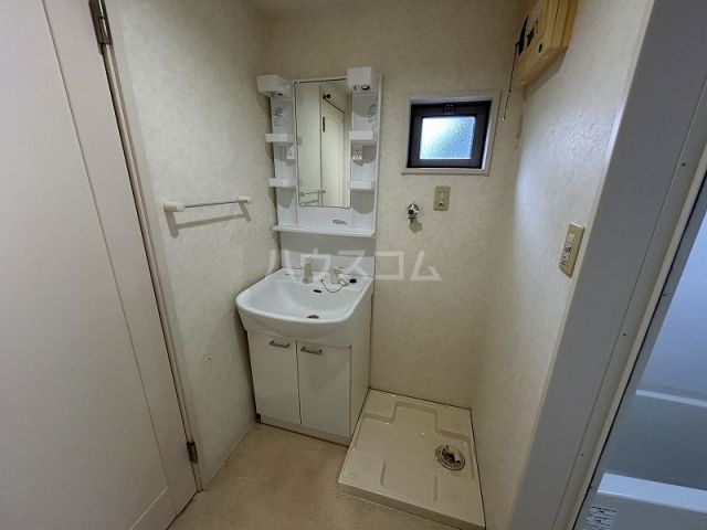【浜松市中央区曳馬のアパートの洗面設備】