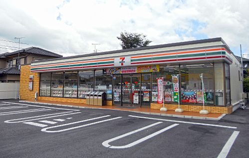 コンビニ　セブンイレブン（コンビニ）まで1587m
