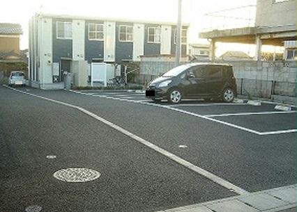 【レオネクストお茶屋口の駐車場】