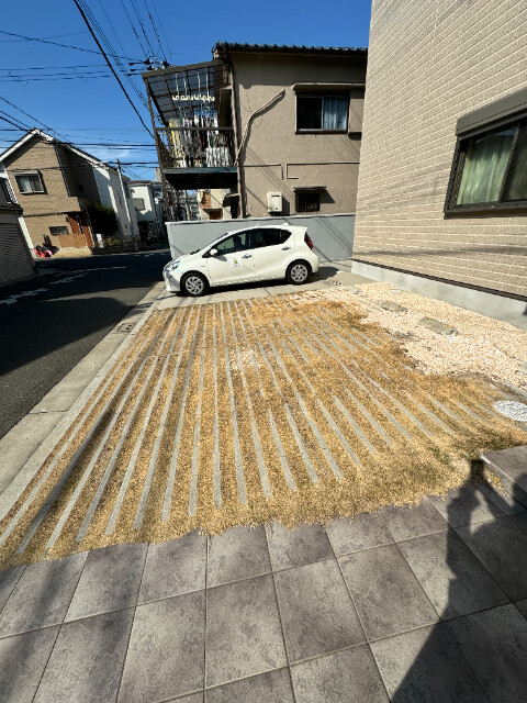 【堺市堺区少林寺町西のアパートの駐車場】