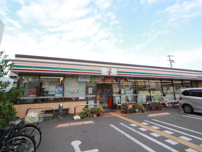 コンビニ　セブンイレブン（コンビニ）まで150m