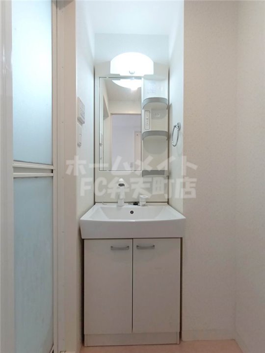 洗面設備　使いやすい洗面所です