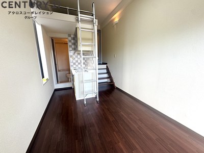 居室・リビング　ロフト付のお部屋です。