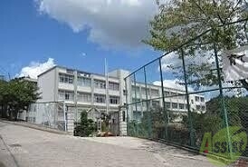 【ヴィル・ド・ヴァン西神南3号館の中学校】