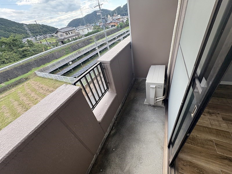 バルコニー　南向きのバルコニーですので、陽当たり良好です。