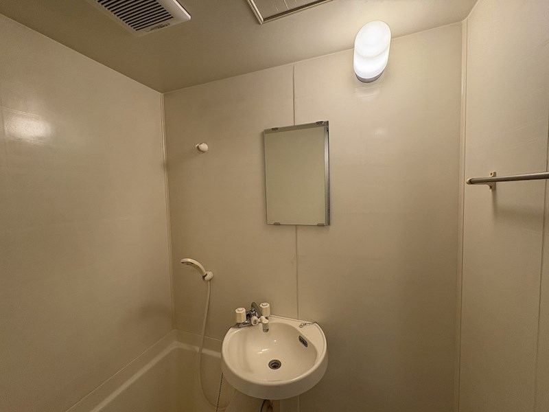 洗面設備　浴室にある洗面台。