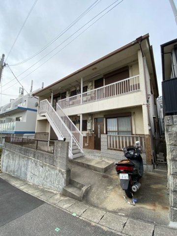 【神戸市長田区房王寺町のアパートの建物外観】