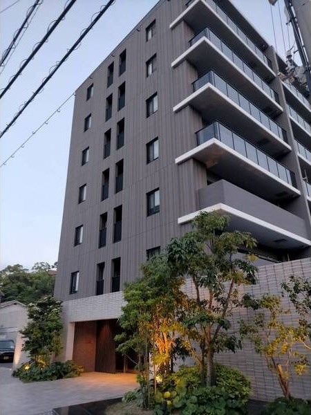 神戸市垂水区東舞子町のマンションの建物外観