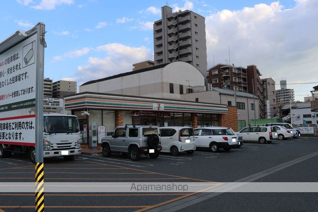 コンビニ　セブンイレブン（コンビニ）まで845m