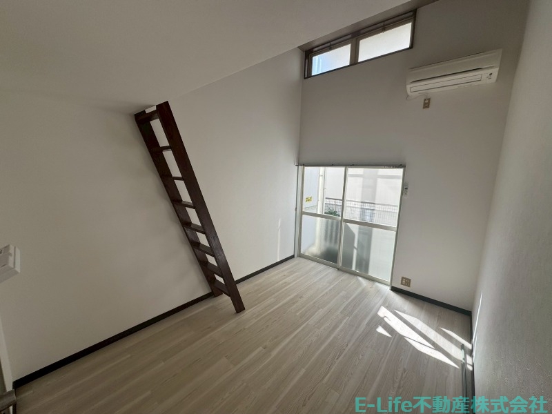 居室・リビング　別部屋写真使用