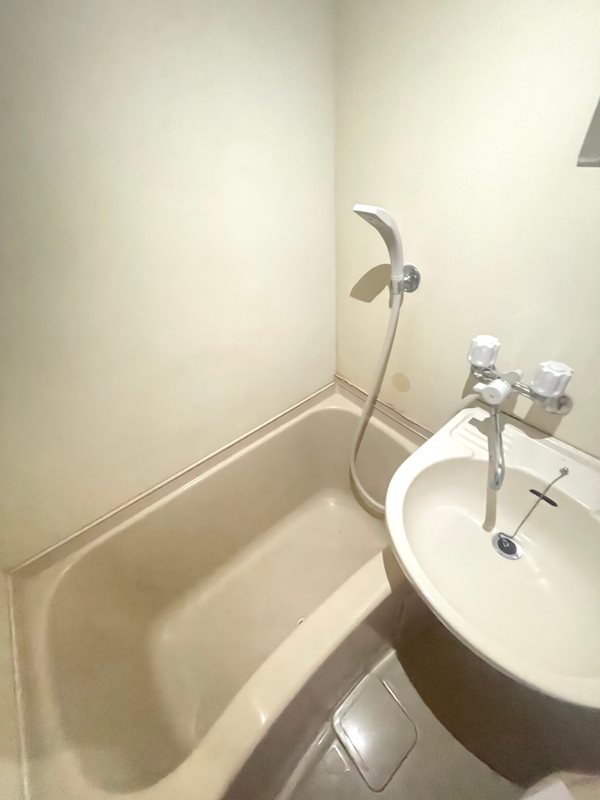 バス・シャワールーム　別号室の参考写真です。