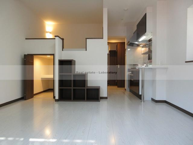 居室・リビング　※105号のモデルルームです。（間取り反転）