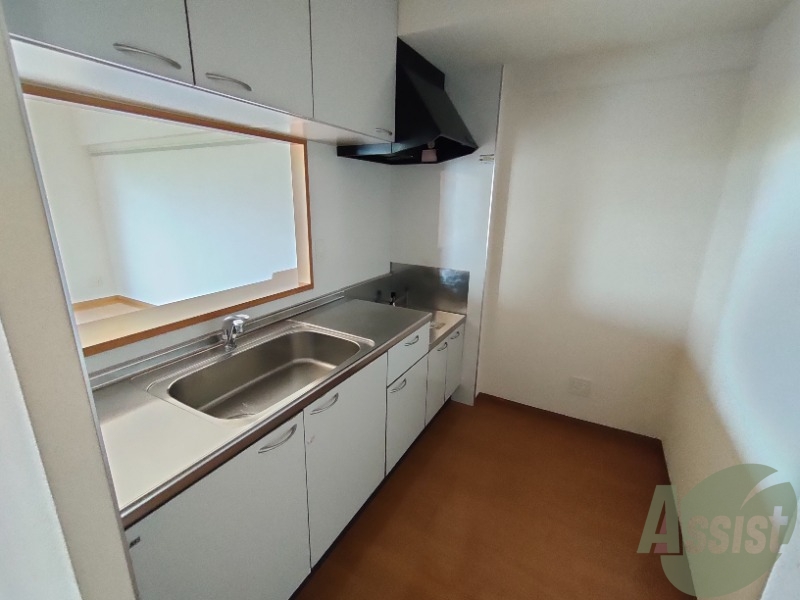 キッチン　喫緊は調理スペースが広くて使いやすそう！