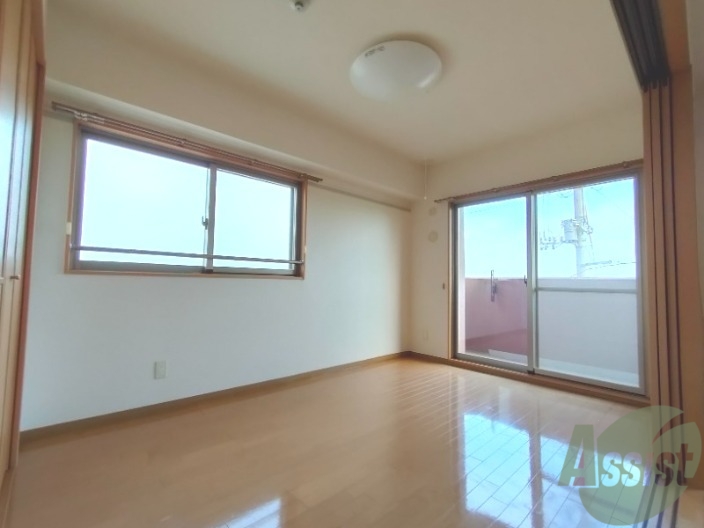 その他部屋・スペース　６帖の洋室は寝室などでお使いいただけます。