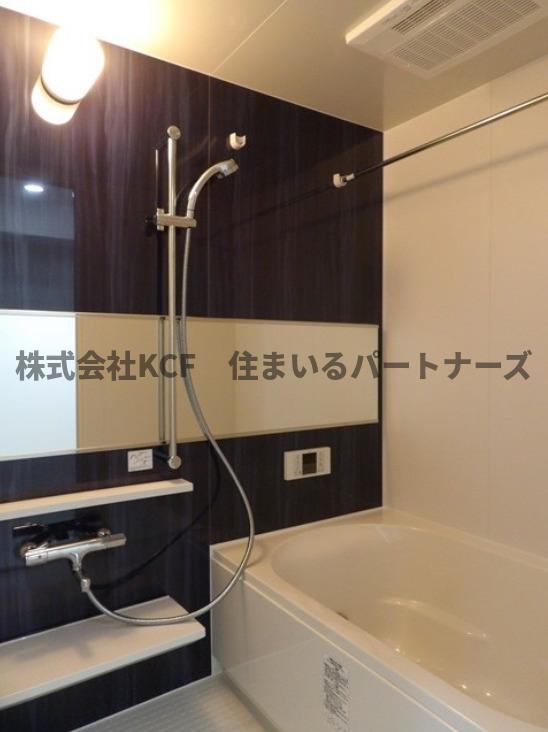 バス・シャワールーム　コンパクトで使いやすいお風呂です