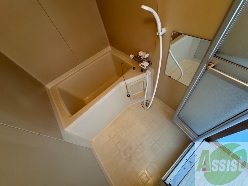 バス・シャワールーム　お風呂になります。一日の疲れを癒してくださいね。