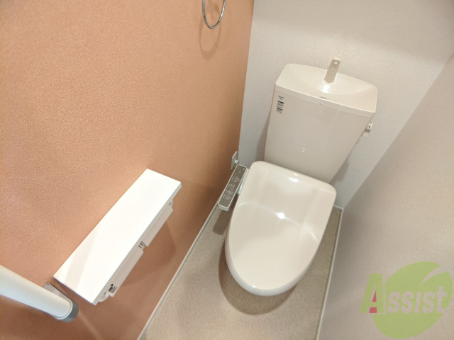 トイレ　ウォシュレットが付いてます。オシリに優しい設備です。