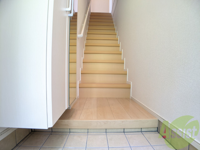 玄関　玄関でございます。毎日の出入りはこちらから。