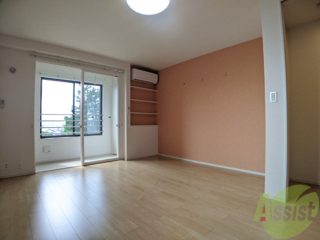 居室・リビング　家具の配置などをイメージしてみてください。