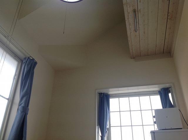 居室・リビング　２階天窓有り　広い居室空間※２０１号室のみ出窓有り