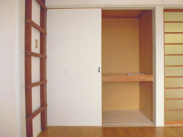 収納　収納付き