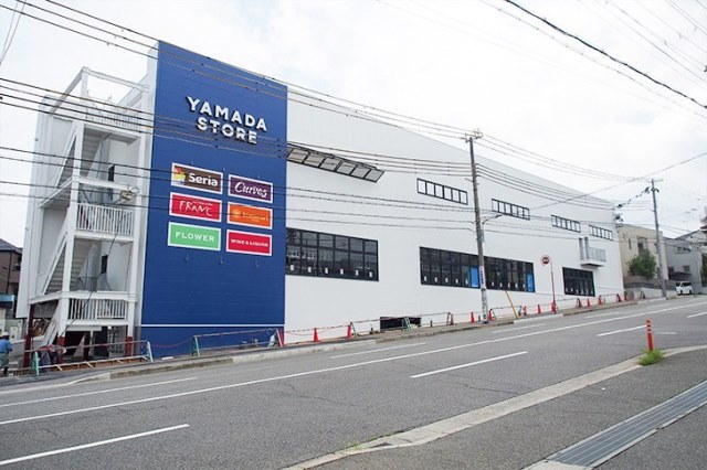 スーパー　ヤマダストアー朝霧店（スーパー）まで642m