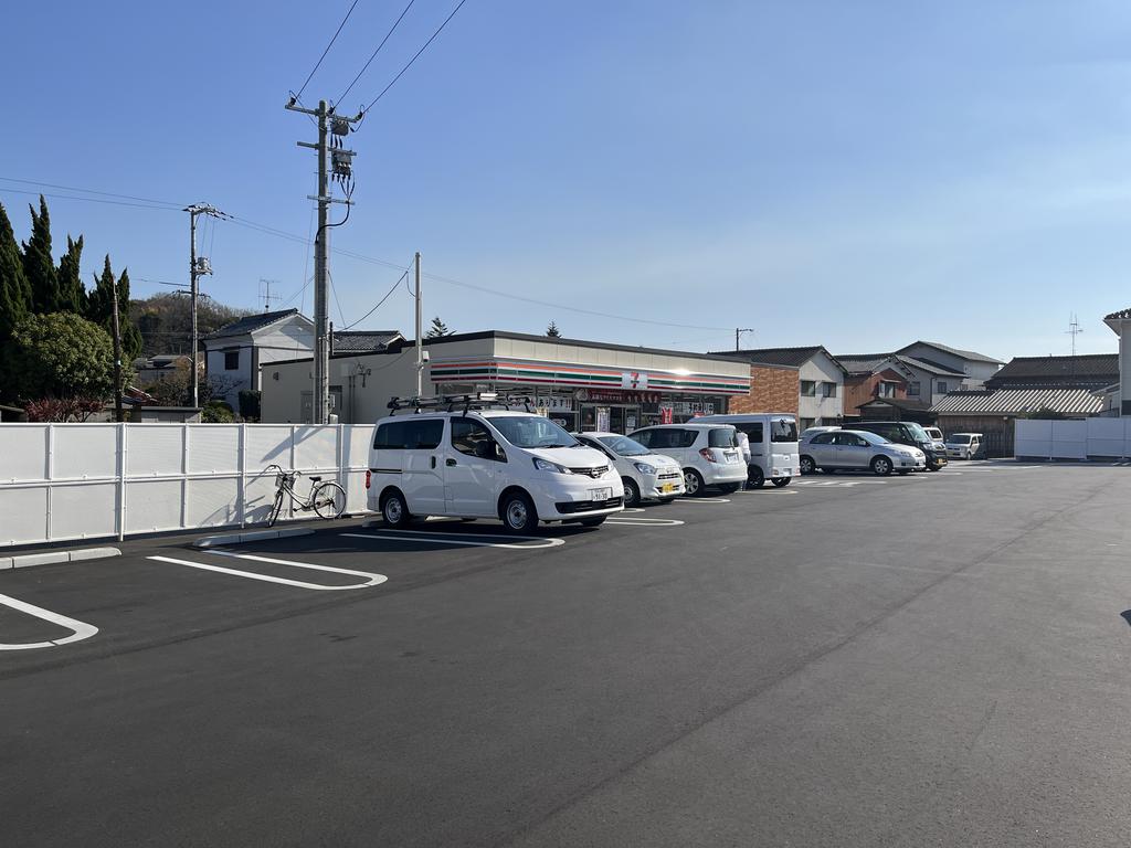 コンビニ　セブンイレブン倉敷児島小川3丁目店（コンビニ）まで370m