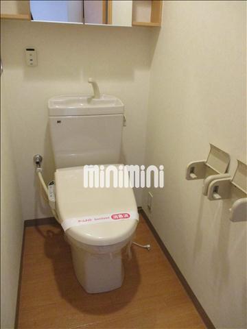 トイレ　温水洗浄便座付きです