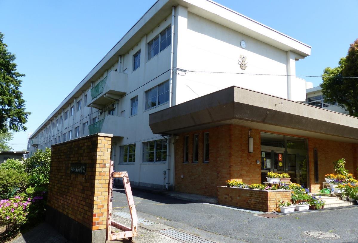 小学校　泉台小学校（小学校）まで550m