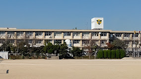 中学校　福山市立神辺西中学校（中学校）まで450m