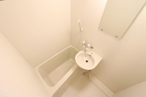 バス・シャワールーム　浴室乾燥機で雨や雪の日でもらくらくお洗濯！