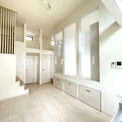 居室・リビング　※写真は別号室のものですので現状優先とさせていただきます