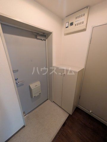 ラーバンライブ・別所沼の玄関写真