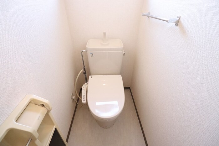 トイレ　温水洗浄暖房便座
