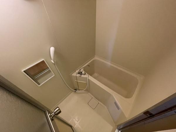バス・シャワールーム　キレイにリフォームされています！