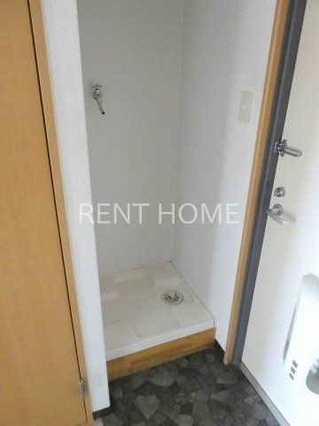 その他　玄関に室内洗濯パンもあります