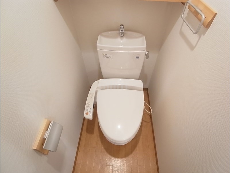 トイレ　別室の画像です、ご参考までに