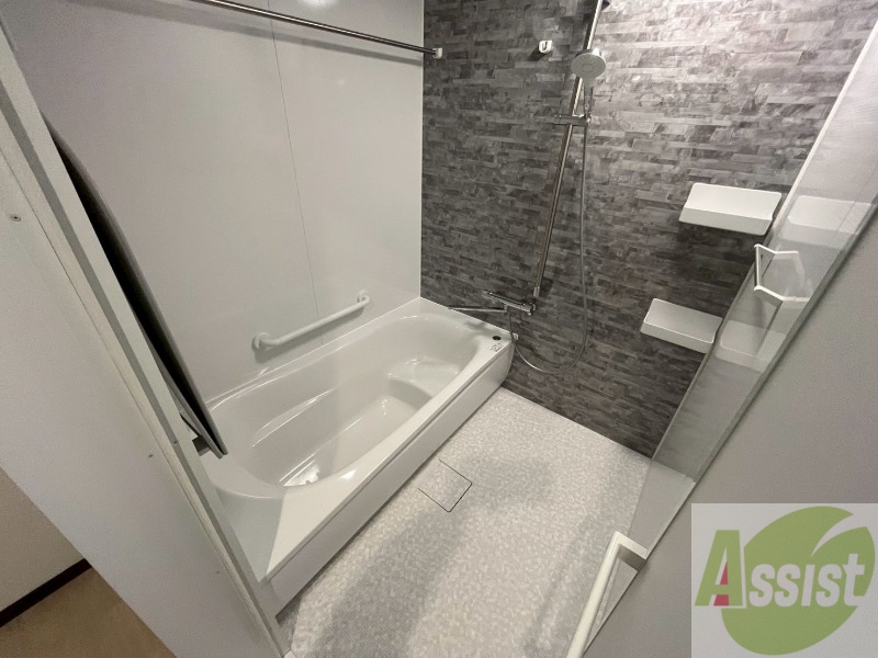 バス・シャワールーム　ユニットバスです。疲れを癒すのに欠かせませんね！