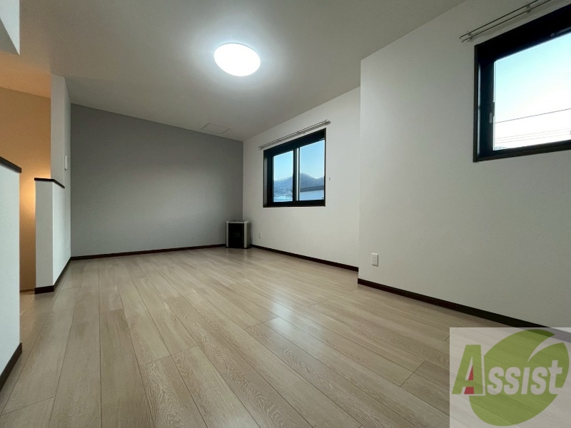 居室・リビング　広くてキレイなお部屋が広がっていて、充実した生活が送れそう。