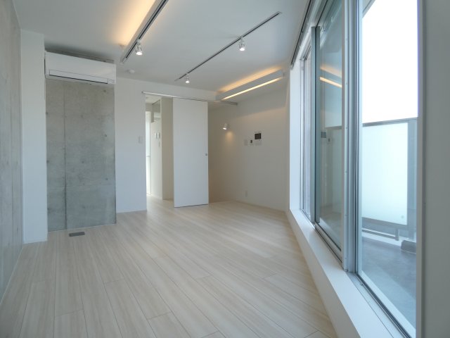 居室・リビング　内観1