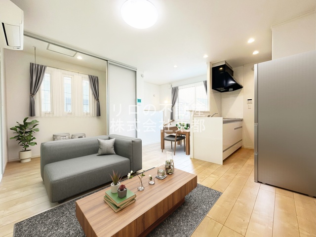 居室・リビング　こちらの家具はＣＧです。家具付きではございません。