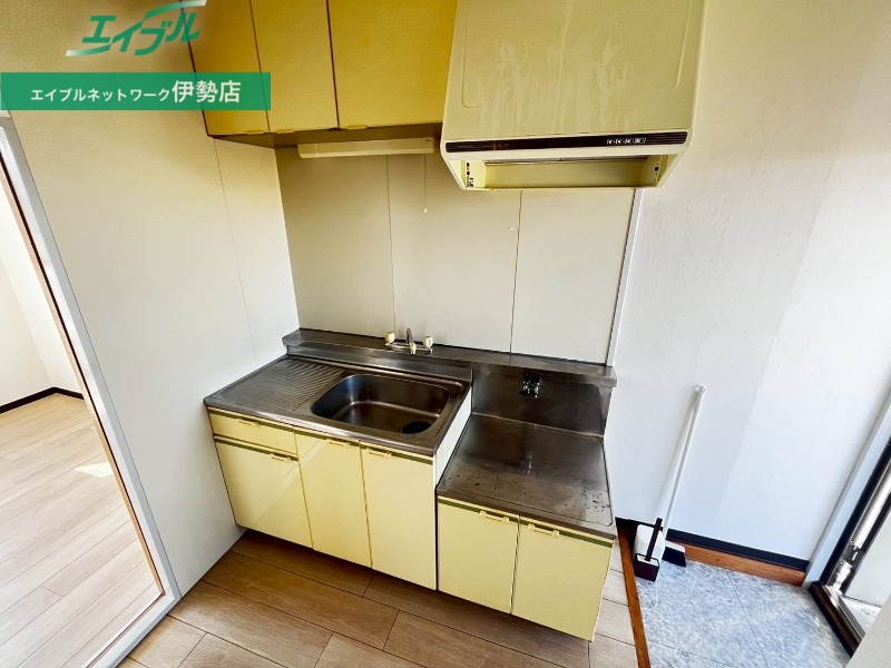 キッチン　別部屋参考写真です