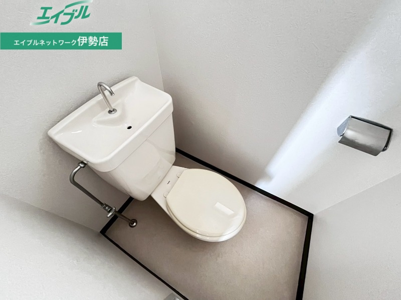 トイレ　別部屋参考写真です