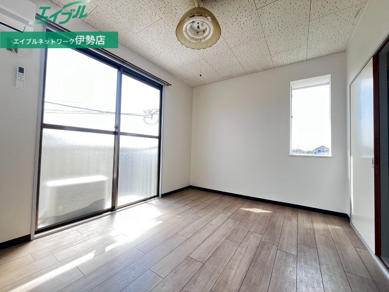 居室・リビング　別部屋参考写真です