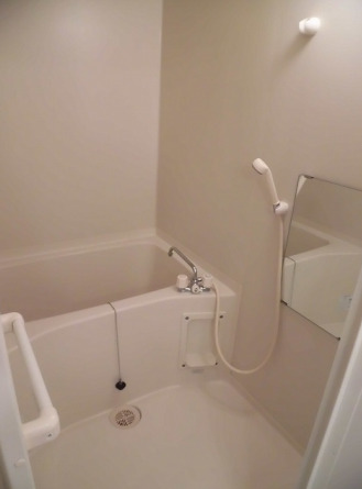 バス・シャワールーム　落ち着いた空間のお風呂です