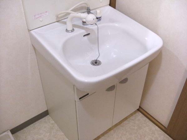 洗面設備　コンパクトで使いやすい洗面所