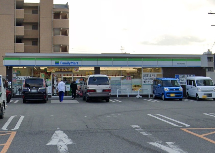 コンビニ　ファミリーマート岡山奥田本町店（コンビニ）まで195m