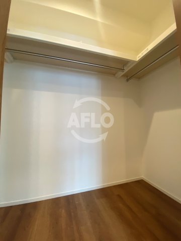 収納　LAZO内久宝寺　ウォークインクローゼット