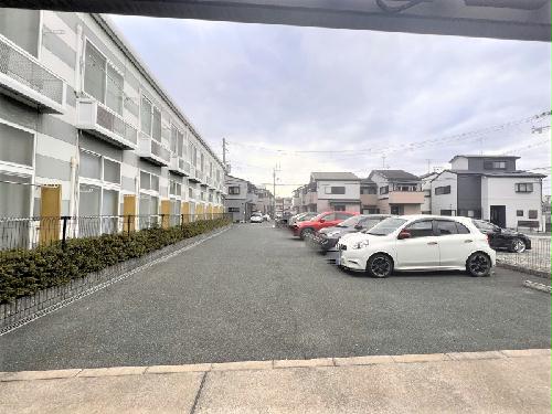 駐車場　駐車場は別料金となります。