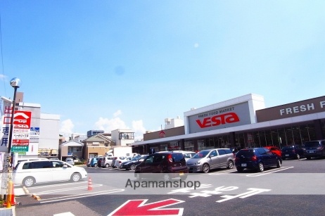 スーパー　フジ白島店（スーパー）まで591m